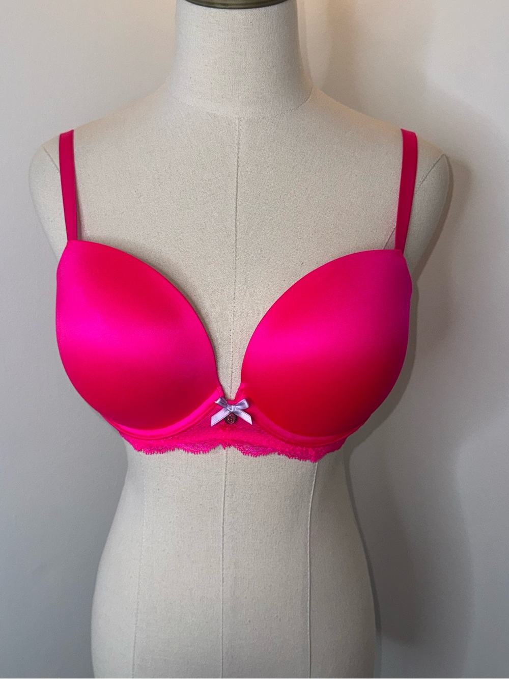 Victoria’s Secret Women’s 36D Hot Pink Neon Push Up Bra